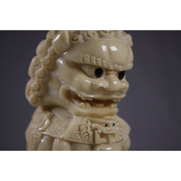 Vintage resin carved Fu dog, Female shishi foo dog guardian lion, home Yin Yang - Picture 4 of 10